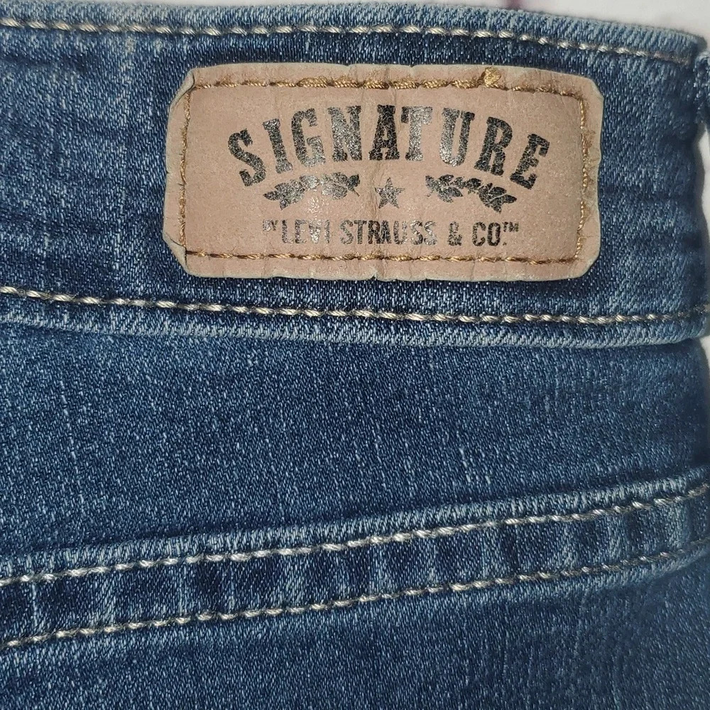 Signature Levi Strauss Womens Jean Shorts Size 22W - Picture 6 of 11